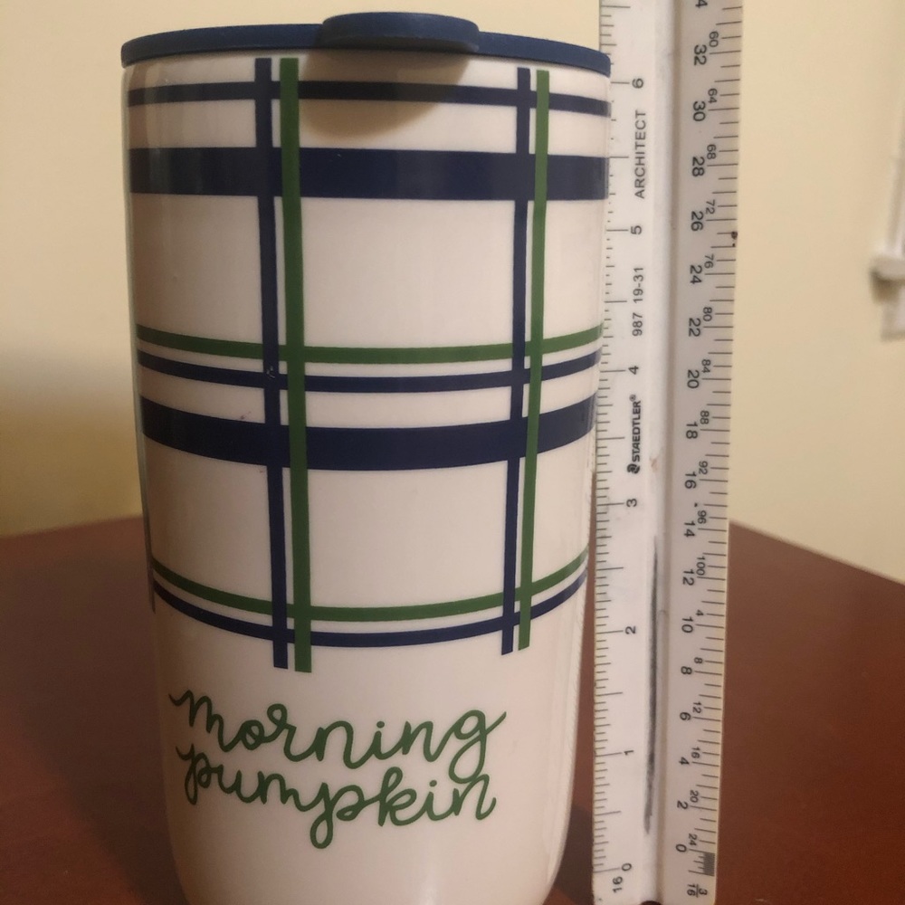 Large porcelain mug with lid